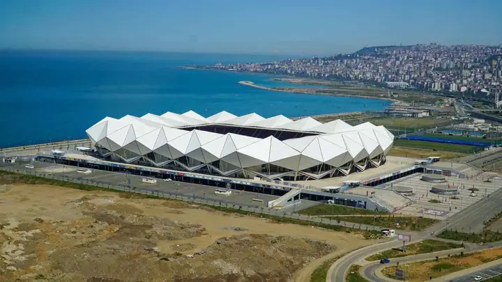Şenol Güneş Spor Kompleksi • Fotoğraf 7